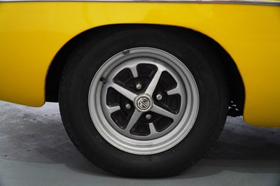 Lot 114 - 1971 MG B