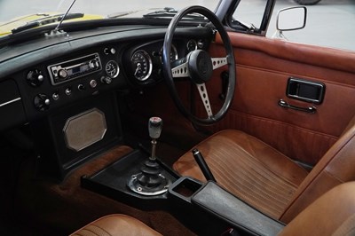 Lot 114 - 1971 MG B