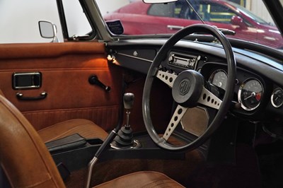 Lot 114 - 1971 MG B