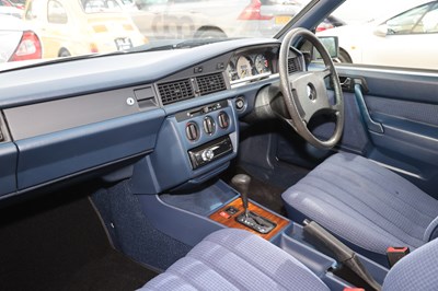 Lot 1986 Mercedes-Benz 190 E 2.0