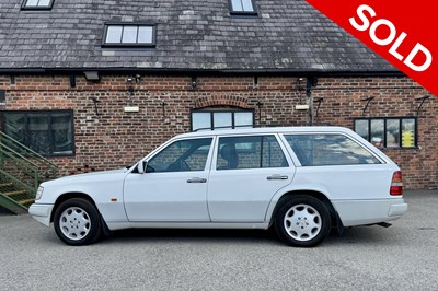 Lot 3 - 1995 Mercedes-Benz E220 Estate