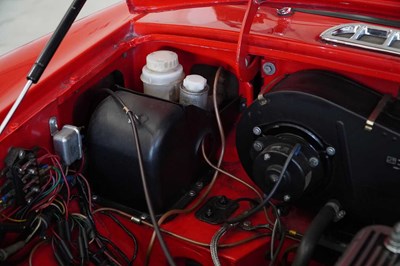 Lot 123 - 1972 MG B Roadster