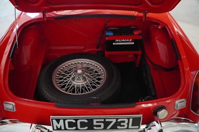 Lot 123 - 1972 MG B Roadster