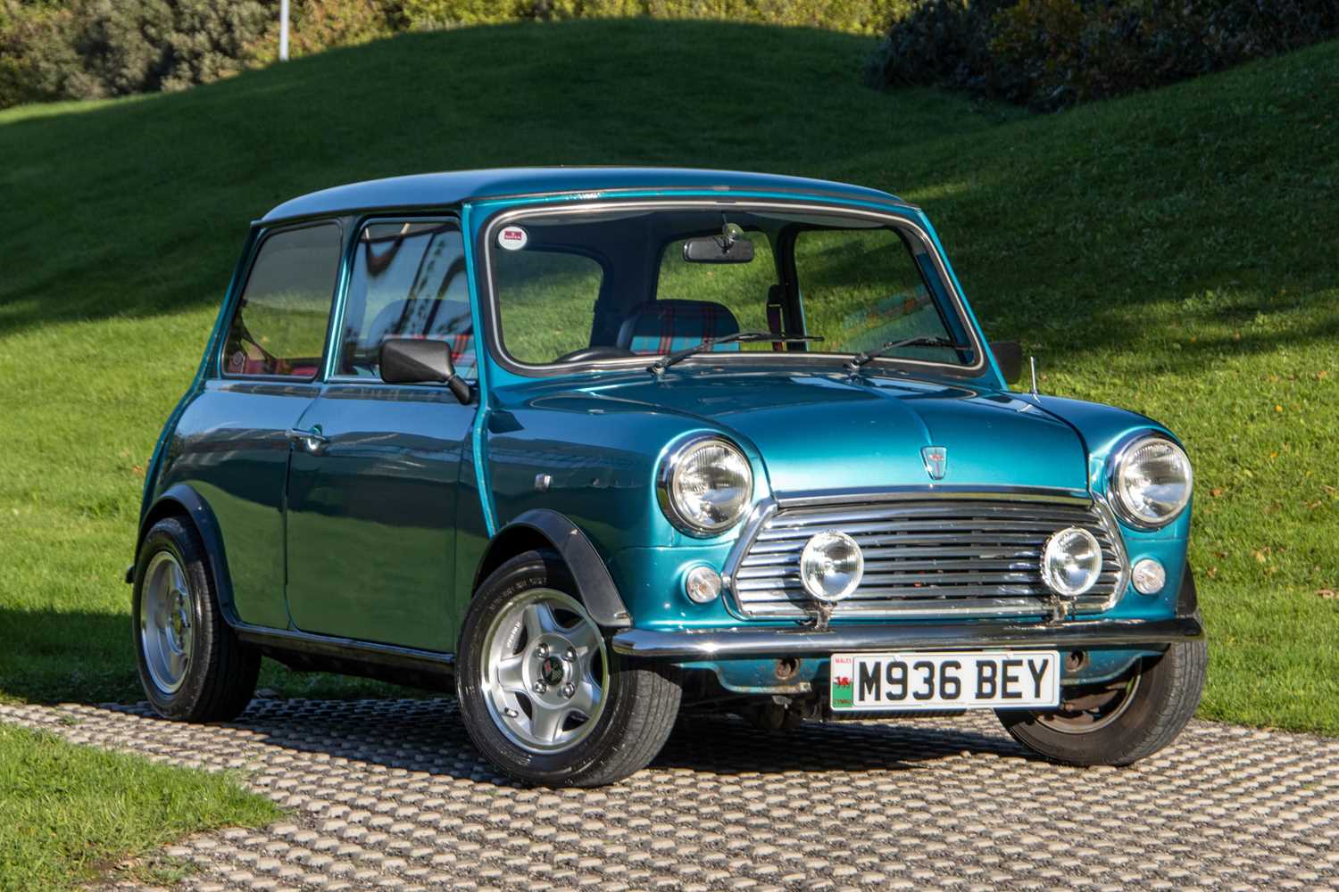 Lot 75 - 1995 Rover Mini Sidewalk