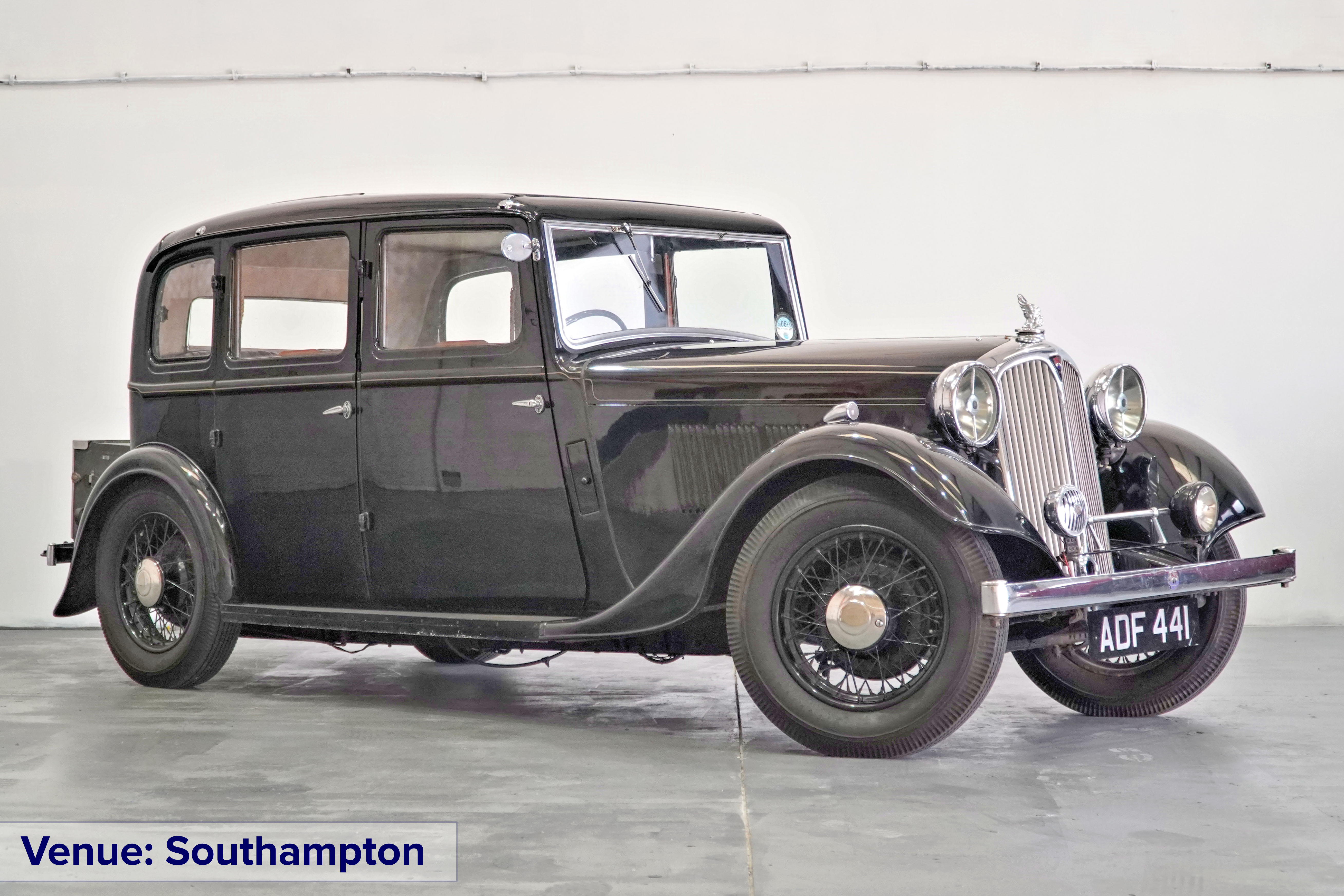 Lot 120 - 1935 Rover 14