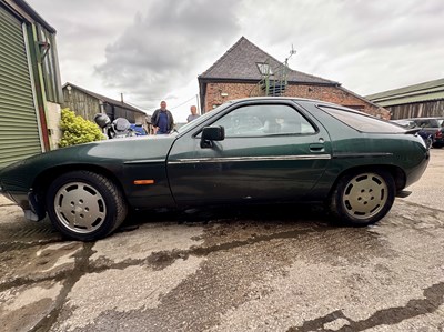 Lot 5 - 1982 Porsche 928S Manual