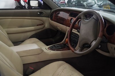Lot 121 - 1997 Jaguar XK8 Convertible