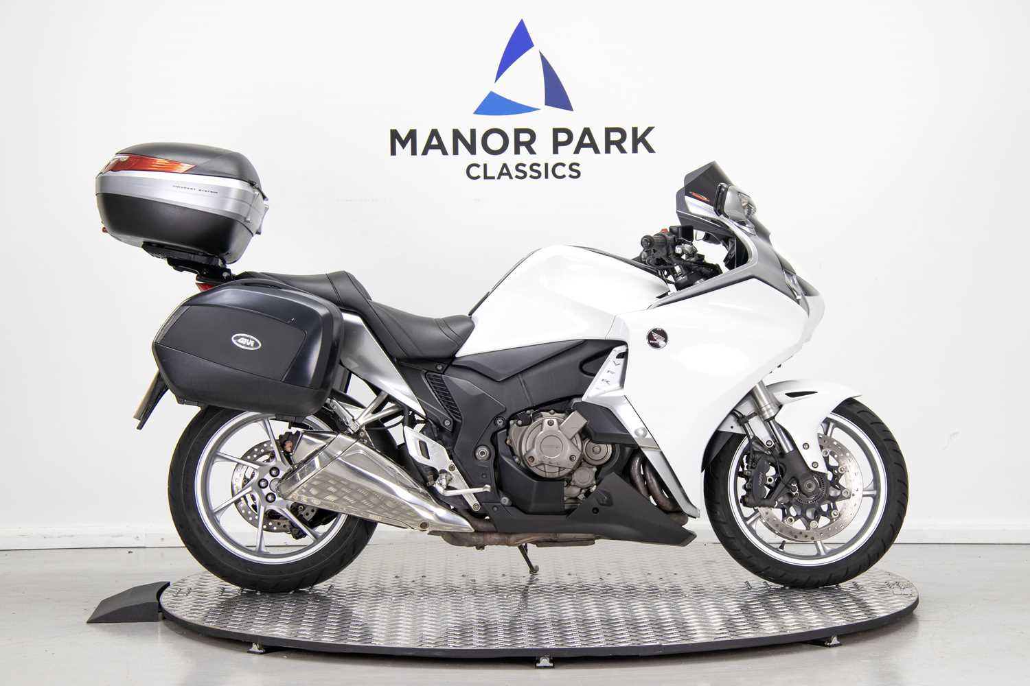 Lot 2010 Honda VFR1200F