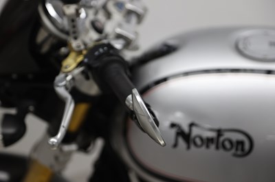 Lot 2011 Norton Commando 961 Café Racer