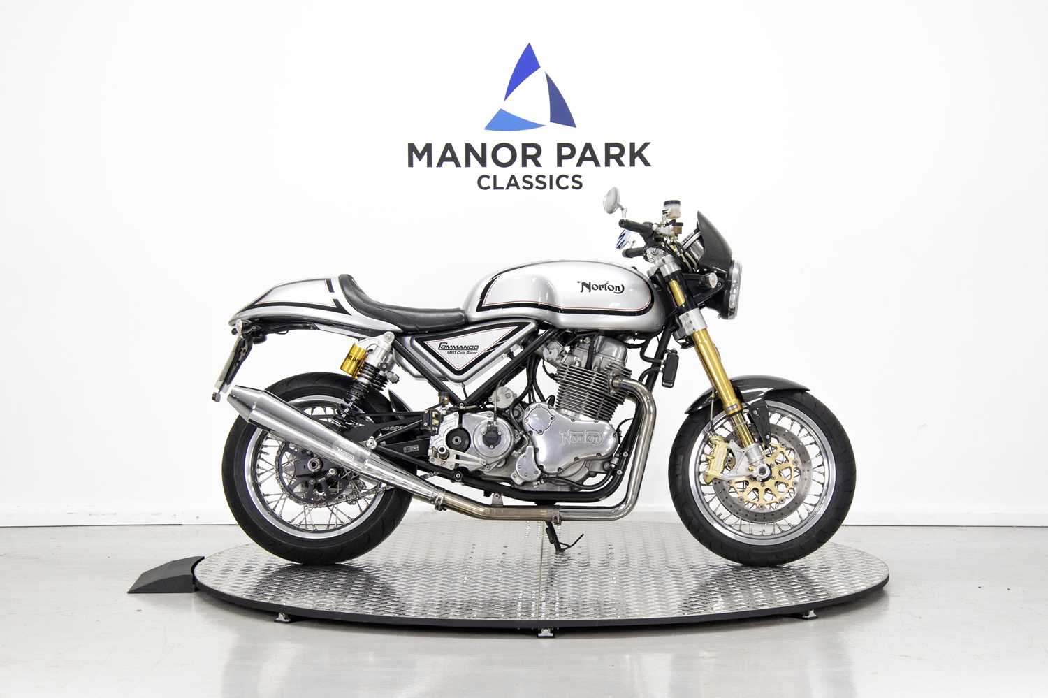 Lot 2011 Norton Commando 961 Café Racer
