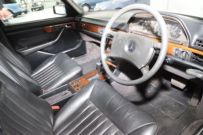 Lot 1983 Mercedes-Benz 500 SEL