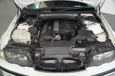 Lot 117 - 1999 BMW 323I SE
