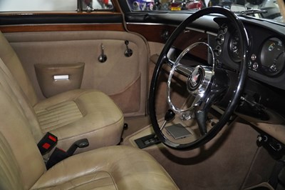 Lot 136 - 1972 Rover P5B 3.5L
