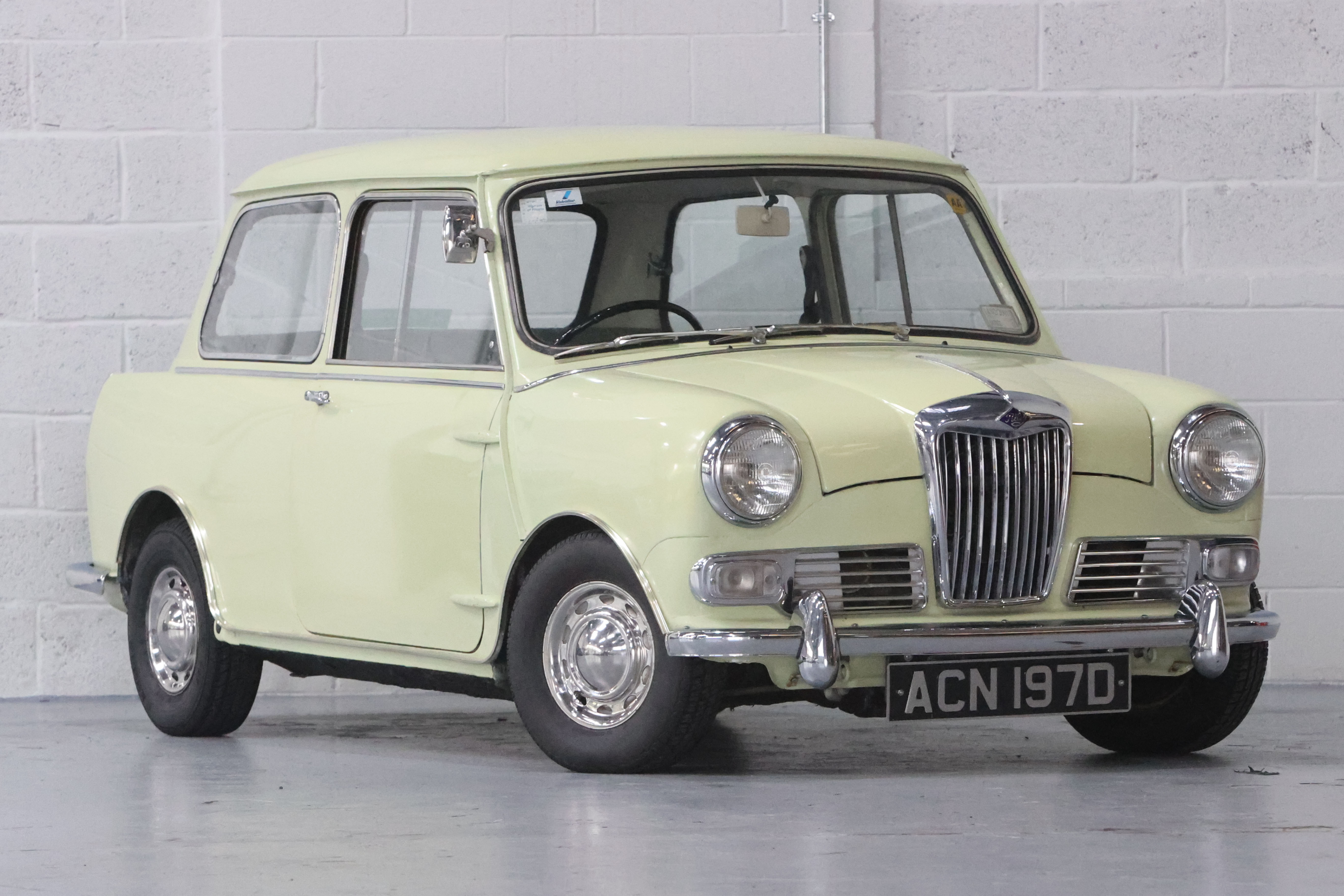 Black Riley Elf Lot 225 - 1966 Riley Elf MK II