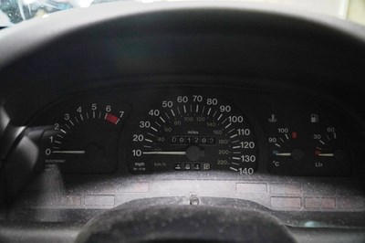 Lot 129 - 1995 Vauxhall Cavalier 2.0 CDX Saloon