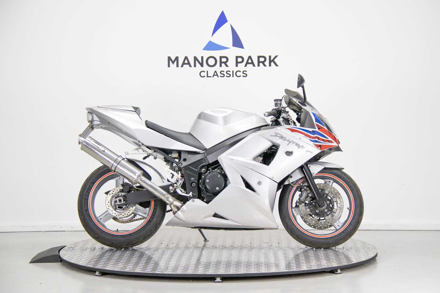 46 - 2004 Triumph Daytona 600