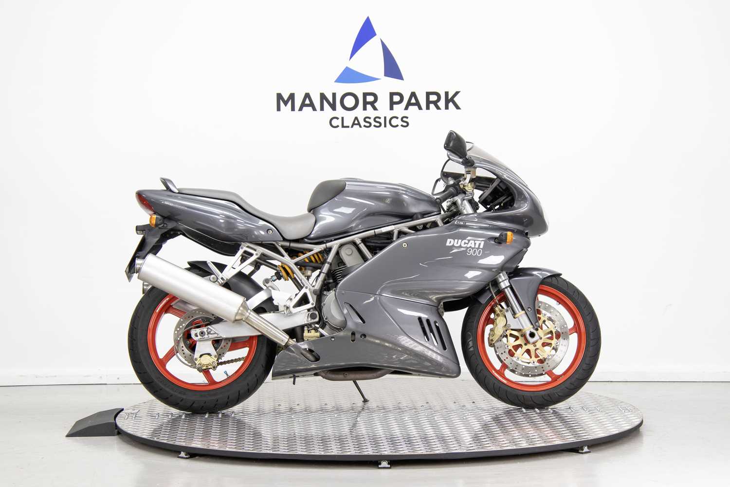 Lot 17 - 2002 Ducati 900 SS Senna Tribute