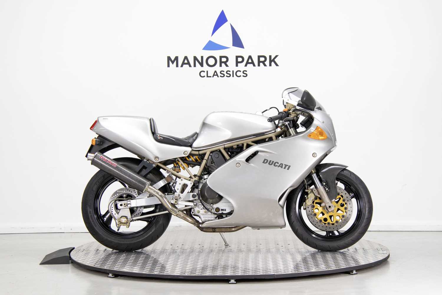 Lot 4 - 1999 Ducati 900 SS Final Edition