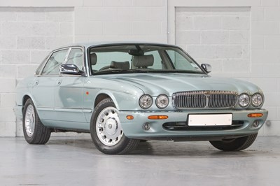 Lot 2000 Daimler 4.0 V8