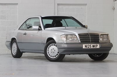 Lot 1995 Mercedes-Benz E 220 Coupe