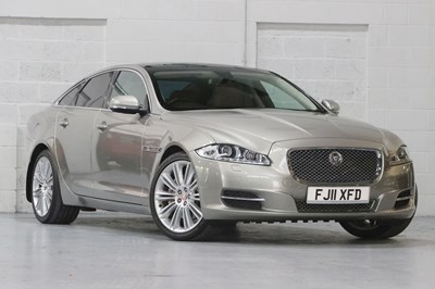Lot 2011 Jaguar XJ 5.0 V8 Luxury