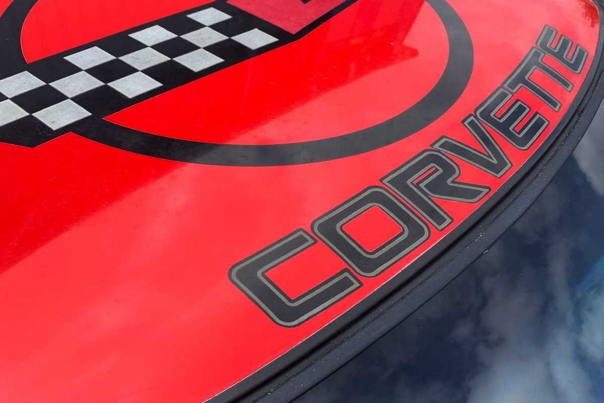 Lot 1986 Chevrolet Corvette (C4)