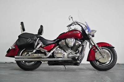 Lot 2003 Honda VTX 1800C