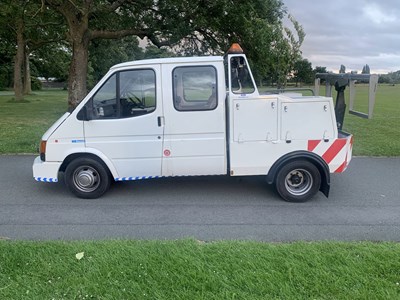 Lot 1989 Ford Transit Spec Lift Recovery Truck