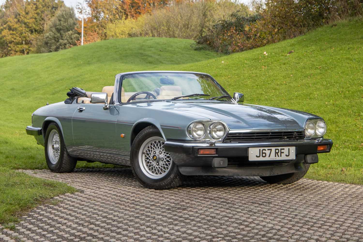 Lot 26 - 1992 Jaguar XJ-S 5.3 Convertible