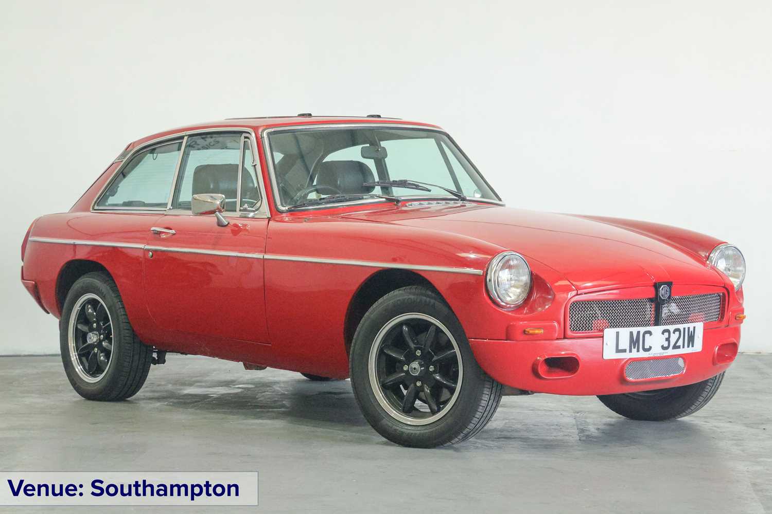 Lot 125 - 1981 MG B GT