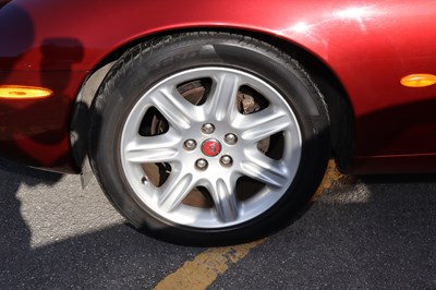 Lot 281 - 1996 Jaguar XK8 4.0