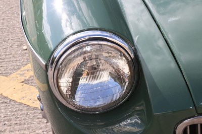 Lot 290 - 1964 MG B Roadster