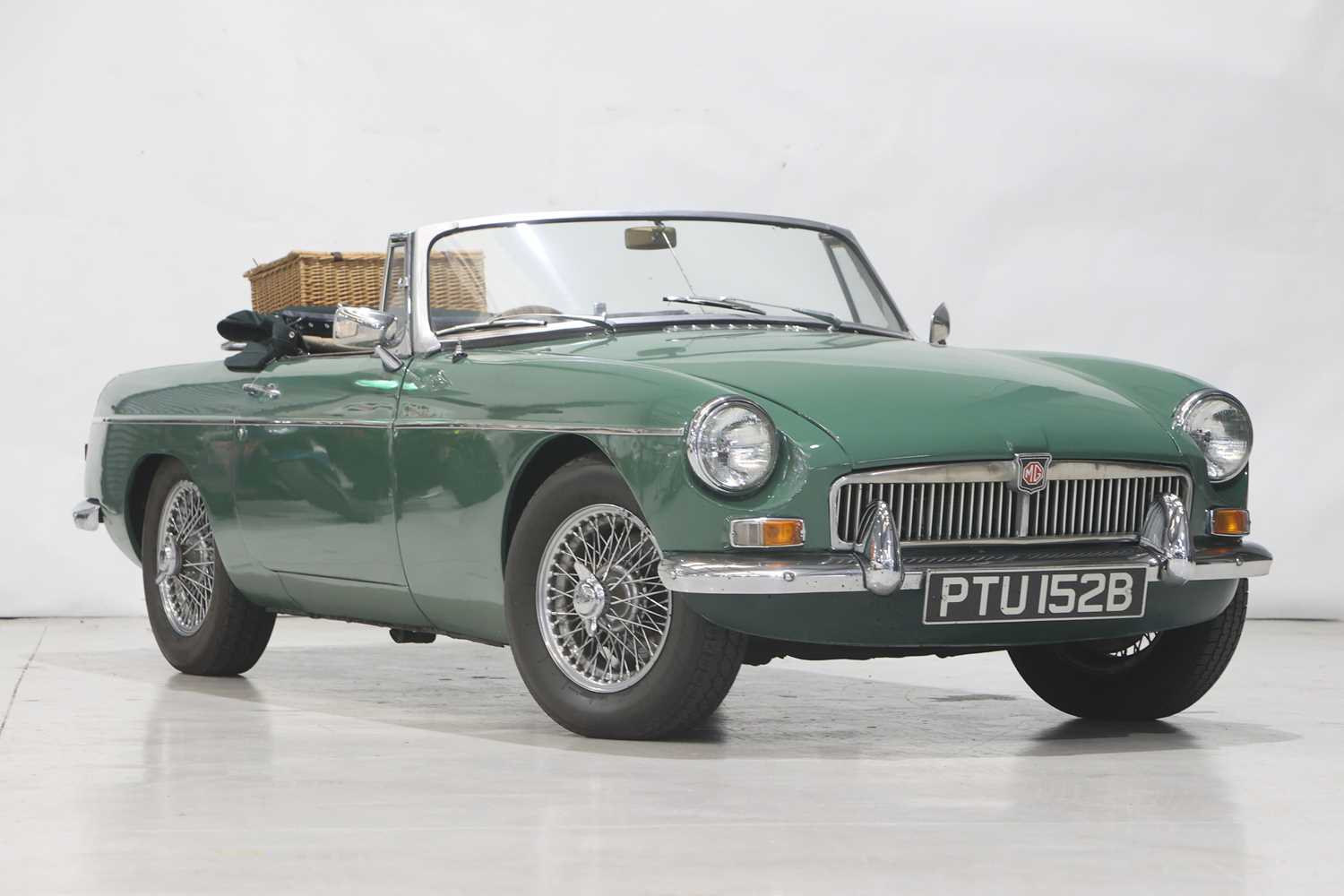 Lot 290 - 1964 MG B Roadster