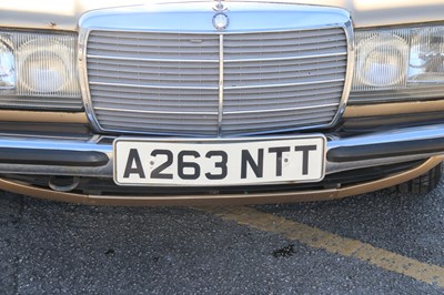 Lot 259 - 1984 Mercedes-Benz 230 TE