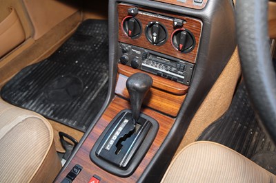 Lot 259 - 1984 Mercedes-Benz 230 TE