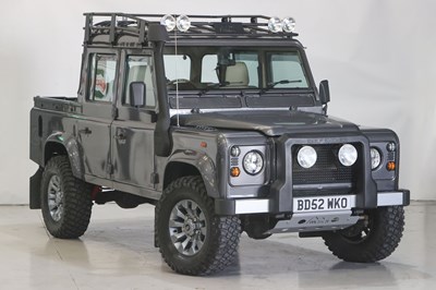 Lot 2002 Land Rover Defender 110 County TD5
