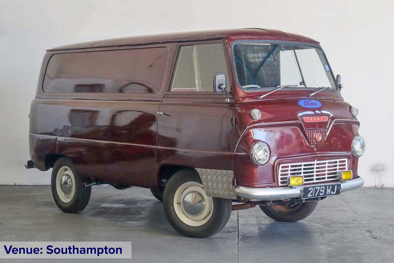 Lot 125 1959 Ford Thames 400E Van lot-125-1959-ford-thames-400e-van