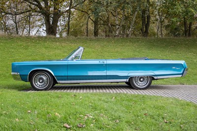 Lot 23 - 1967 Chrysler Newport Convertible