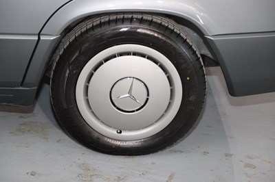 Lot 250 - 1990 Mercedes-Benz 190 E 1.8