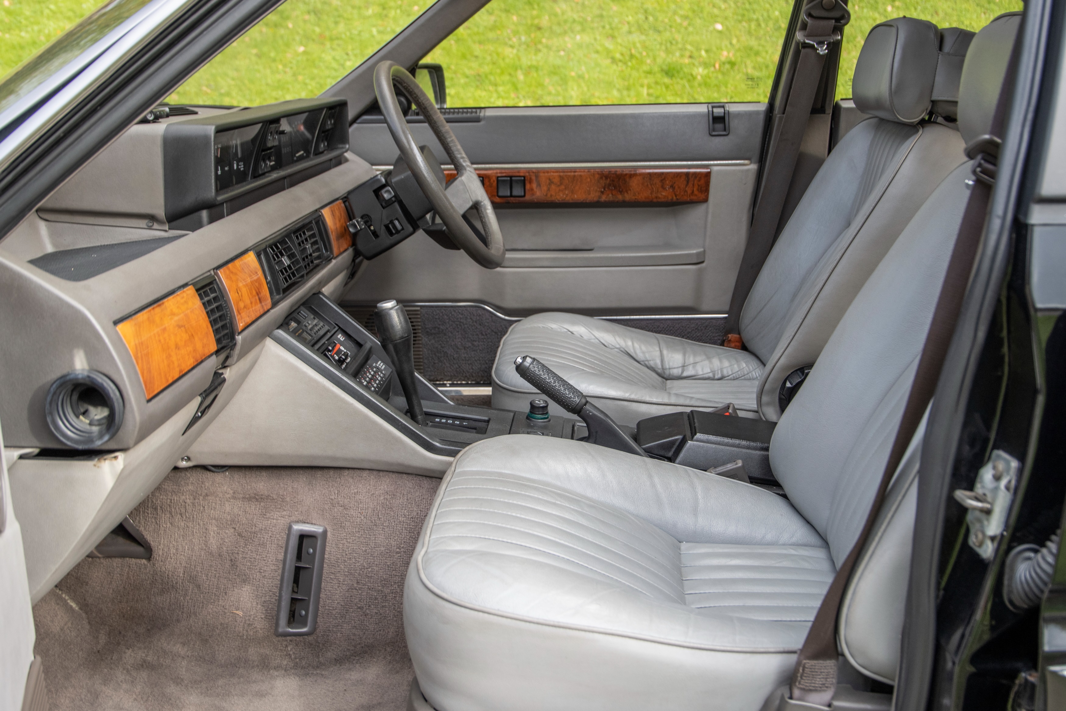 Lot 9 - 1985 Rover SD1 3500 Vanden Plas EFI