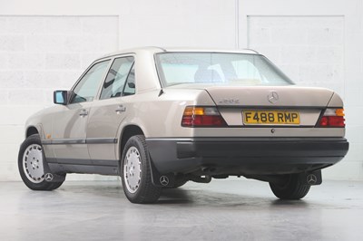 Lot 215 - 1988 Mercedes-Benz 260 E