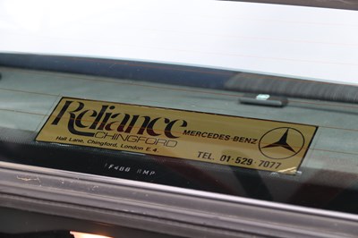 Lot 215 - 1988 Mercedes-Benz 260 E