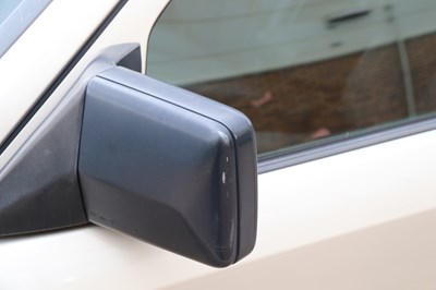 Lot 215 - 1988 Mercedes-Benz 260 E