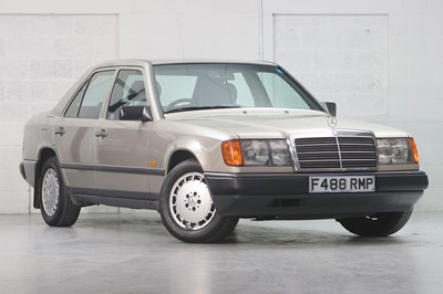Lot 215 - 1988 Mercedes-Benz 260 E