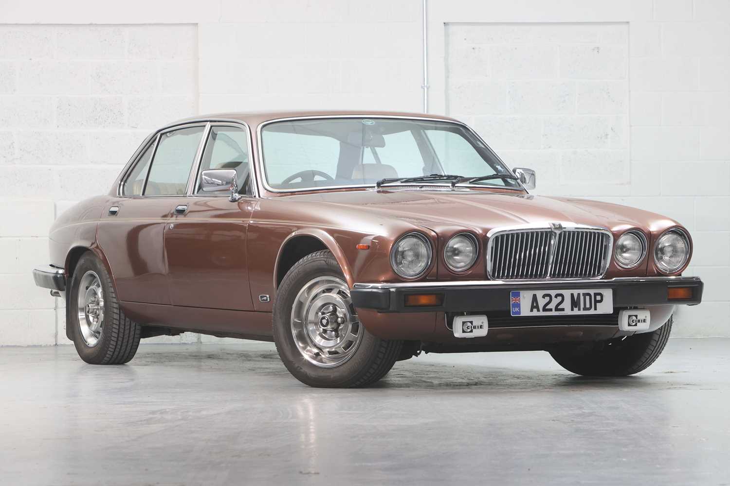 Lot 211 - 1983 Jaguar XJ6 4.2