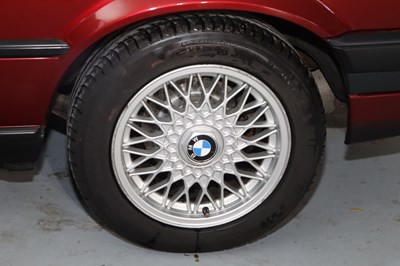 Lot 209 - 1993 BMW 318i (E30) Lux Convertible