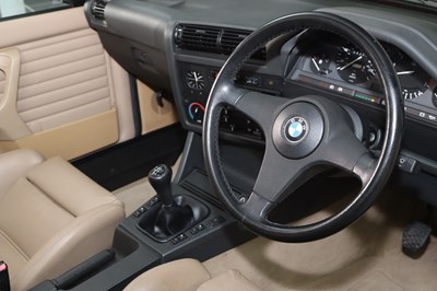 Lot 209 - 1993 BMW 318i (E30) Lux Convertible