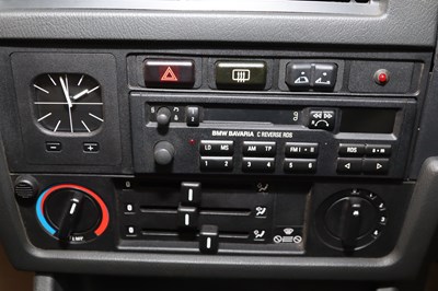 Lot 209 - 1993 BMW 318i (E30) Lux Convertible