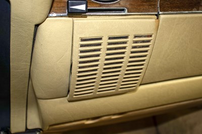 Lot 142 - 1983 Mercedes-Benz 500SL