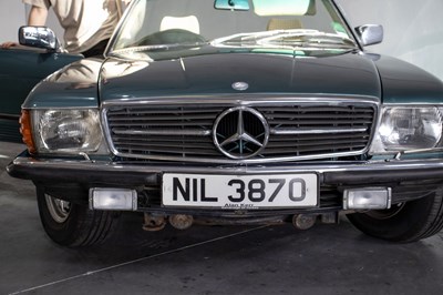Lot 142 - 1983 Mercedes-Benz 500SL